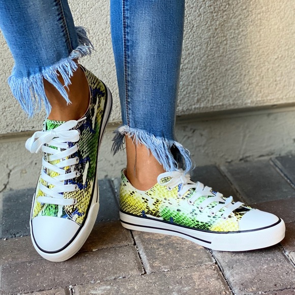 Leopard Snake Print Low Cut Lace Up Era Sneakers - Picture 11 of 15